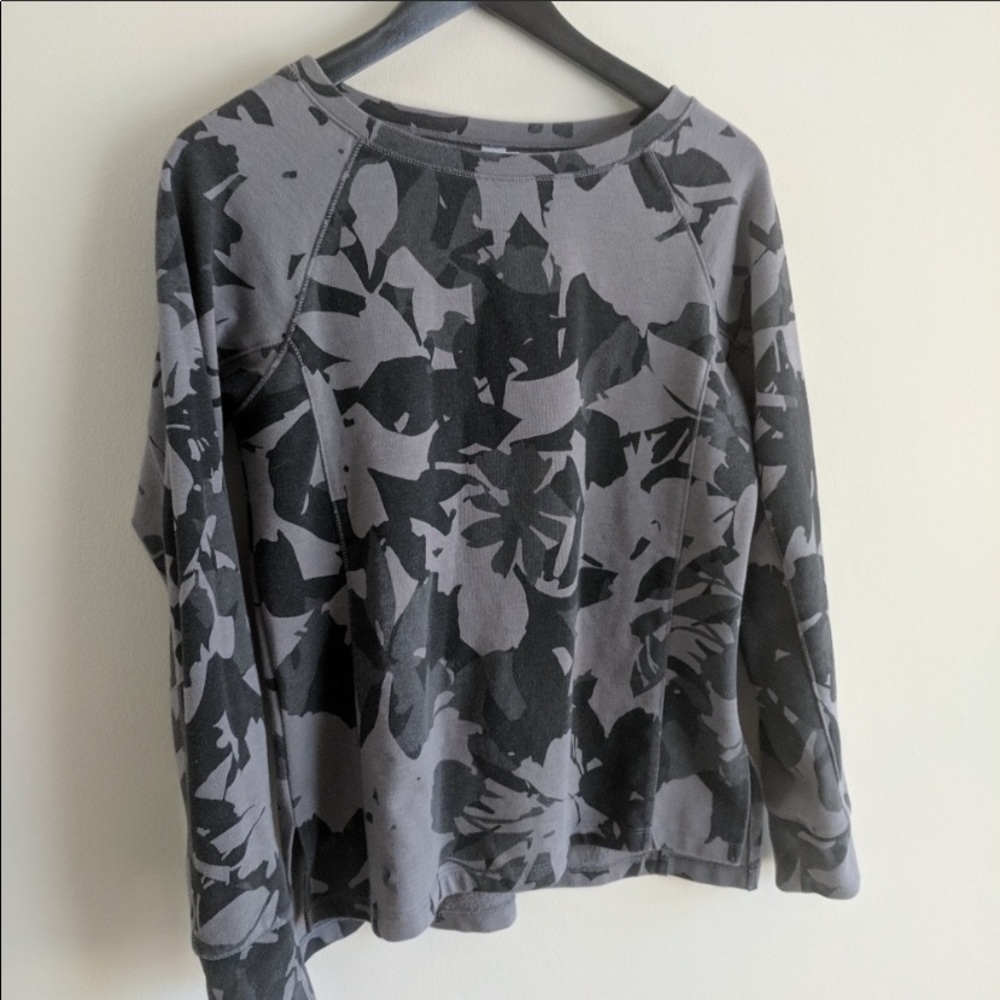 Woman’s Lole Terry Sweater Size Small Grey/Black